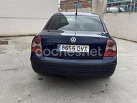 Usado VW Passat Edition 130 CV (95 kW) 2006 Azul Berlina