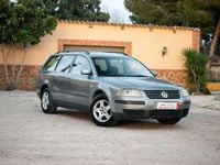 Usado VW Passat Trendline 130 CV (95 kW) 2001 Gris / plata Familiar