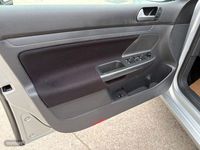 Usado VW Golf V Trendline 104 CV (76 kW) 2007 Plateado Berlina