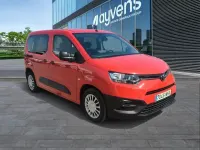 Käytetty Toyota Proace Verso Active 131 HP (96 kW) 2023 Punainen Farmari
