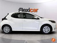 Usado Toyota Yaris Hybrid Active 116 CV (85 kW) 2021 Beige