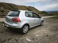 Usado VW Golf V Sportline 105 CV (77 kW) 2007 Gris / plata Berlina