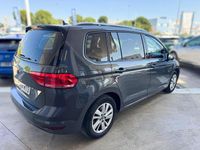 Usado VW Touran 150 CV (110 kW) 2024 Gris Monovolumen