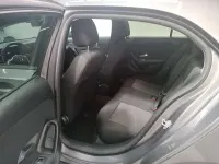 Usado Mercedes A180 116 CV (85 kW) 2021 Gris Utilitario