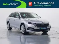 Usado Skoda Octavia Style 204 CV (150 kW) 2022 Plateado Familiar