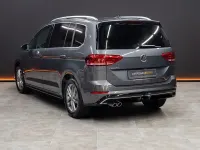Usado VW Touran Sportline 150 CV (110 kW) 2020 Gris / plata Monovolumen