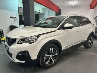 Usado Peugeot 3008 Active 131 CV (96 kW) 2019 Blanco SUV