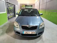 Usado Skoda Fabia 60 CV (44 kW) 2009 Gris / plata Berlina