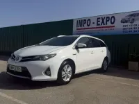 Usado Toyota Auris Touring Sports Active 136 CV (100 kW) 2015 Blanco Familiar