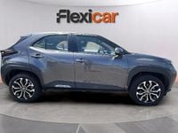 Usado Toyota Yaris Hybrid Active 116 CV (85 kW) 2024 Gris