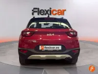 Usado Kia Stonic 101 CV (74 kW) 2022 Rojo SUV