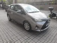 Occasion Toyota Yaris Active 90 ch (66 kW) 2015 Gris Citadine