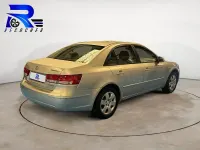 Usado Hyundai Sonata Comfort 140 CV (102 kW) 2009 Gris / plata Berlina
