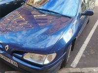 Usado Renault Mégane Expression 65 CV (47 kW) 1999 Azul Berlina