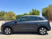 Usado Kia Niro 141 CV (103 kW) 2018 Gris / plata SUV