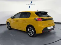 Usado Peugeot 208 Allure 100 CV (73 kW) 2022 Amarillo Utilitario
