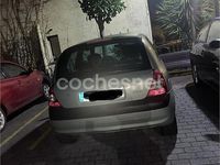 Usado Renault Clio II Authentique 70 CV (51 kW) 2006 Verde Berlina