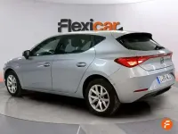 Usado Seat Leon Style 131 CV (96 kW) 2023 Gris Utilitario
