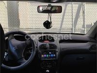 Usado Peugeot 206 70 CV (51 kW) 2002 Azul Berlina
