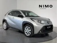 Usado Toyota Aygo X Play 72 CV (52 kW) 2024 Gris / plata SUV