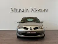 Usado Renault Mégane II Dynamique 105 CV (77 kW) 2007 Gris / plata Berlina