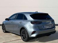 Usado Kia Ceed Style 101 CV (74 kW) 2025 Plateado Utilitario