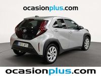 Usado Toyota Aygo Play 72 CV (52 kW) 2024 Gris Utilitario