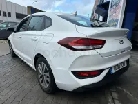 Usado Hyundai i30 120 CV (88 kW) 2018 Blanco Berlina