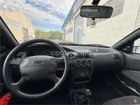 Usado Ford Escort 90 CV (66 kW) 1999 Verde Berlina