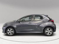 Usado Toyota Yaris Hybrid Active 116 CV (85 kW) 2024 Gris / plata Berlina