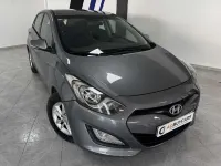 Usado Hyundai i30 90 CV (66 kW) 2014 Beige Utilitario