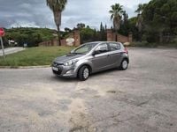 Usado Hyundai i20 85 CV (62 kW) 2013 Marrón Utilitario