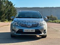 Usado Toyota Avensis Comfort 124 CV (91 kW) 2012 Gris / plata Familiar