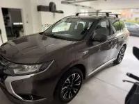 Usado Mitsubishi Outlander P-HEV 203 CV (149 kW) 2018 Marrón SUV
