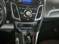 Usado Ford Focus Titanium 125 CV (91 kW) 2014 Negro Utilitario