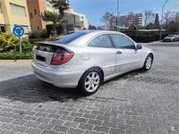 Usado Mercedes C200 163 CV (119 kW) 2001 Gris / plata Berlina