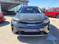 Usado Kia Stonic Plus 100 CV (73 kW) 2022 Gris / plata SUV