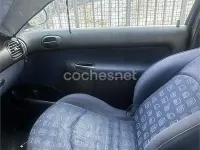 Usado Peugeot 206 70 CV (51 kW) 2004 Azul Berlina