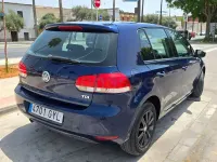 Usado VW Golf VI 105 CV (77 kW) 2010 Azul Berlina