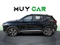 Usado MG ZS Comfort 106 CV (77 kW) 2022 Negro SUV