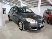 Usado Skoda Fabia 60 CV (44 kW) 2008 Gris / plata Berlina