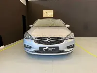 Usado Opel Astra Excellence 136 CV (100 kW) 2017 Gris / plata Berlina