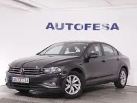 Usado VW Passat 122 CV (89 kW) 2022 Gris Familiar