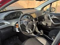 Usado Peugeot 2008 Style 100 CV (73 kW) 2017 Rojo SUV