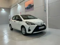 Usado Toyota Yaris Active 111 CV (81 kW) 2017 Blanco Berlina
