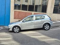 Usado Opel Astra Energy 115 CV (84 kW) 2009 Gris / plata Berlina