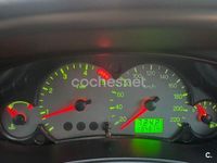 Usado Ford Focus Trend 100 CV (73 kW) 2004 Granate Berlina