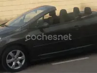 Usado Peugeot 307 CC 110 CV (80 kW) 2007 Verde Descapotable