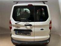 Usado Ford Tourneo Courier Ambiente 75 CV (55 kW) 2015 Blanco Monovolumen