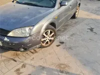 Usado Ford Mondeo Ambiente 115 CV (84 kW) 2003 Gris / plata Berlina